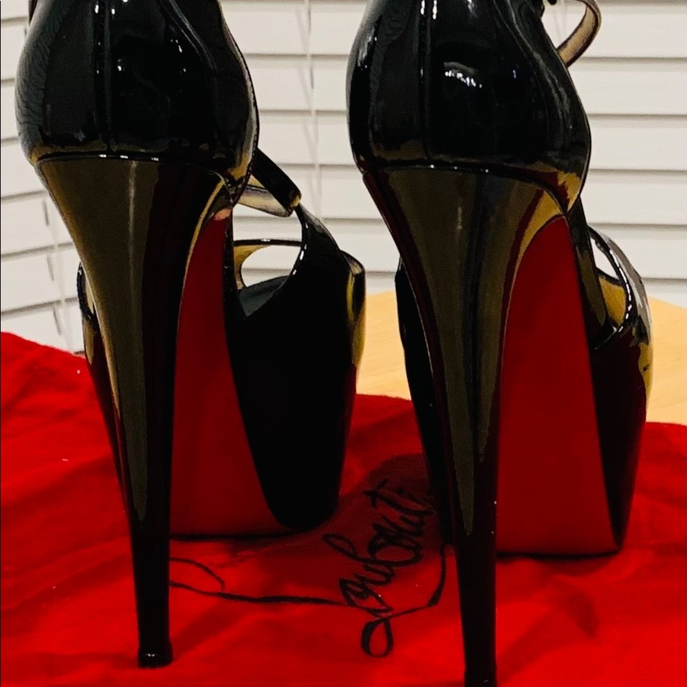 Hi Heels - Picture 5 of 7